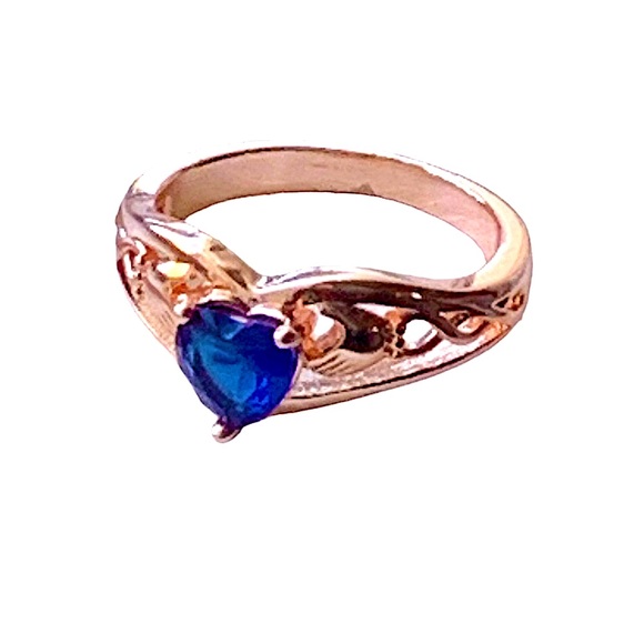 Irish Claddagh Ring Rose Gold Plated Sapphire Blue Crystal Heart Woman’s Ring - Picture 3 of 8